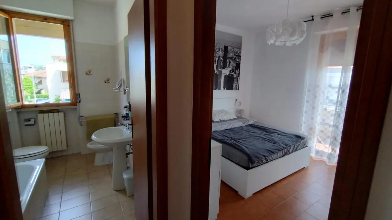 La Casa Dei Viaggiatori - Viareggio - Posto Auto Gratuito Apartman Olaszország